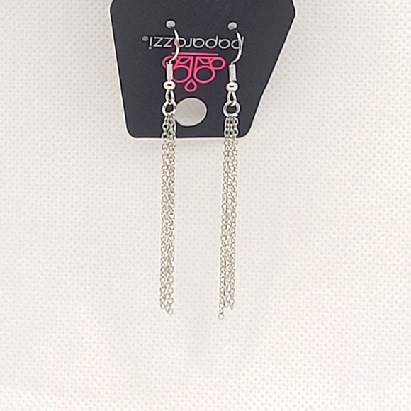 Silver Tone Link Chain Tassle Hook Dangle Earrings Paparazzi - Picture 1 of 7